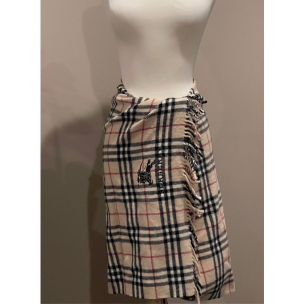 ✨Authentic BURBERRY Knight Logo Print Nova Plaid Check Wool Scarf Shawl Wrap - Picture 6 of 10